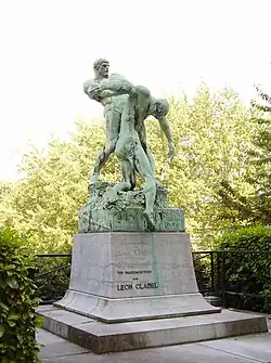 Памятник в Брюсселе в честь поверженного атлета Ompdrailles - героя романа Леона Кладеля