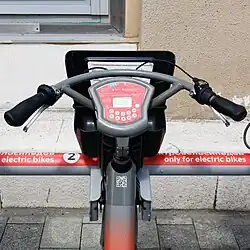 Руль станционного электровелосипеда с блоком Smoove Box