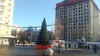 Площадка возле вестибюля