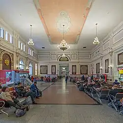 Зал ожидания в старом здании вокзала. 2019 год