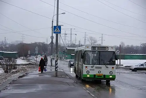 Восточный конец Кантемировской улицы с гаражами до строительства авторазвязки (2008)