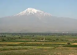 Вид на основную вершину Арарата и границу у монастыря Хор Вирап со стороны Армении