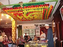 Самаритяне понимают библейский отрывок Лев.&nbsp;23:40 как указание об украшении шалаша