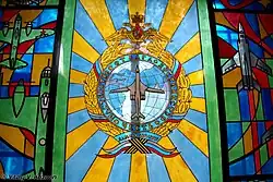 Расписные окна на входе в музей