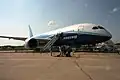 Boeing 787 Dreamliner в наземной экспозиции.