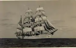 Guanabara (1954)&nbsp;— видна оригинальная гальюнная фигура в виде орла рейха