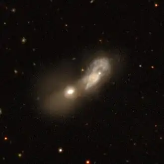 NGC 7829 (Слева)