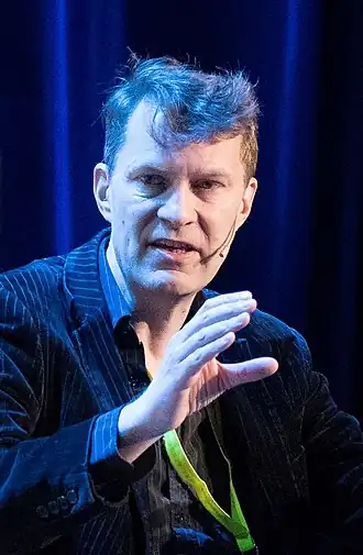 Люк Хардинг в Доме Сената в 2015 году