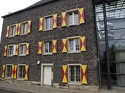 Боковой фасад северо-западного крыла