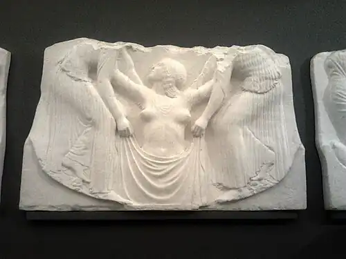 Рождение Афродиты. Барельеф центральной части «Трона Людовизи». 460—450 гг. до н. э.