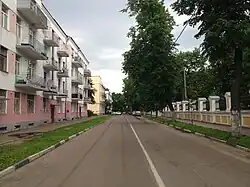 Вид со стороны Советской площади,справа — Губернаторский сад