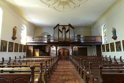 Интерьер, вид на орган