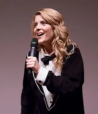 Грейс Хелбиг на шоу #NoFilter, декабрь 2013