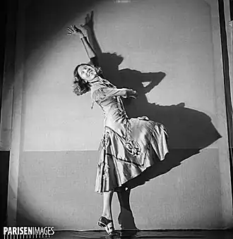 Нора Лийна танцует в Париже, ноябрь 1933 г. Фото Бориса Липницкого