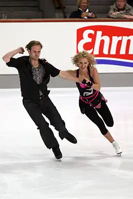 Нора Хоффманн и Максим Завозин на турнире «Nebelhorn Trophy» в 2009 году