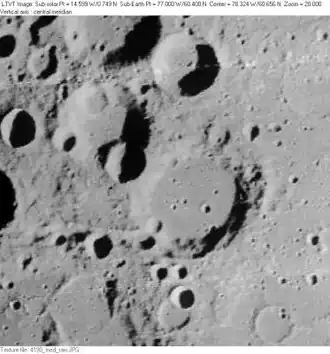 Снимок зонда Lunar Orbiter - IV. Кратер Клеострат в центре снимка.