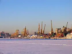 Северный речной порт зимой