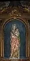Скульптура Богоматери в церкви
