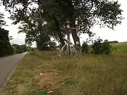 Крест на въезде в село