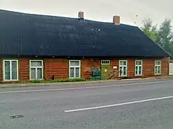 Старинный дом в Ойу, бывшая корчма, затем — почтовая контора и библиотека