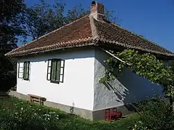 Дом в селе Прнявор (община Баточина Шумадийского округа, Центральная Сербия, не путать с одноимённым городом в Республике Сербской (Босния и Герцеговина))