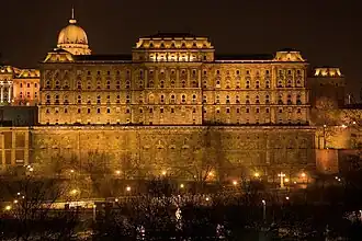 Здание библиотеки в Будайском замке