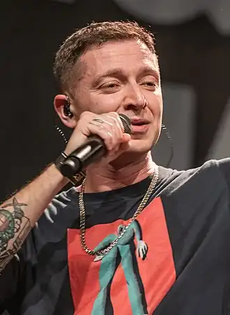 Благотворительное выступление Оксимирона в Берлине в рамках серии концертов «Русские (Россияне) против войны (RAW)» (2022)