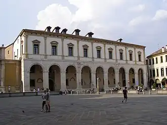 Здание монте ди пьета в Падуе