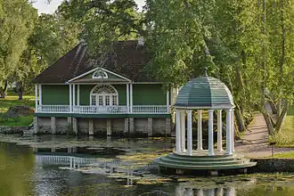 Ротонда и купальня