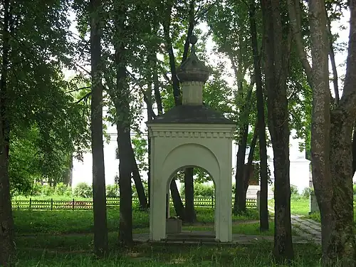 Часовня в парке