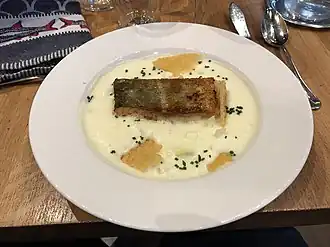 Стейк из трески с соусом муслин