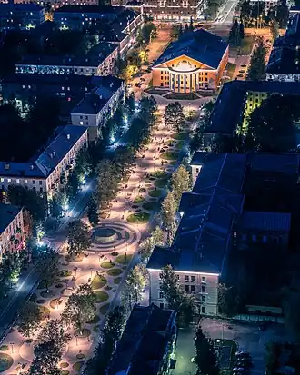 Аллея на Проспекте Ленина