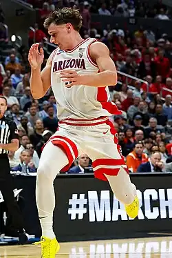 Пелле Ларссон в игре за «Аризону Уайлдкэтс» в 2024 году