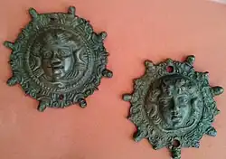 Фалеры с головами Медузы Горгоны.