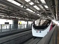 Поезд у платформы