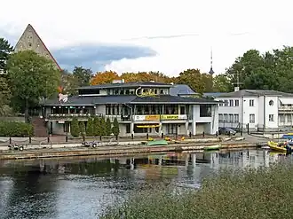 Лодочная станция и ресторан Charital в 2009 году (ныне здание управы района Пирита)