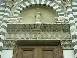 портал церкви Сант-Андреа в Пистойе мастера Груамонте