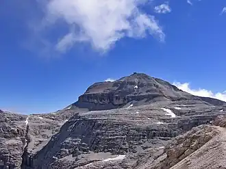 Вид на гору со стороны перевала Пордои.