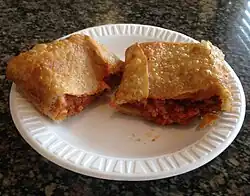 Пицца в слойке из замороженного полуфабриката.