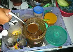 Pla ra в тележке продавца еды в Бангкоке, Таиланд