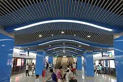 платформа подземной станции