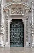 Главные врата Миланского собора