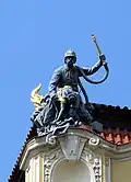 Скульптура, украшающая здание пражской городской почты
