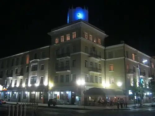 Дом №&nbsp;13 с городскими башенными часами. 2011 год.