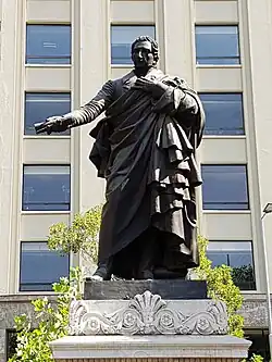 Памятник Диего Порталесу Паласуэлосу (Дворец «Ла Монеда» (Чили)