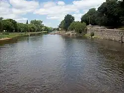 Река Коскин, протекающая через одноимённый город