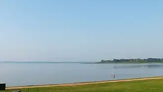 Вид на озеро с северного берега летом 2015 г.