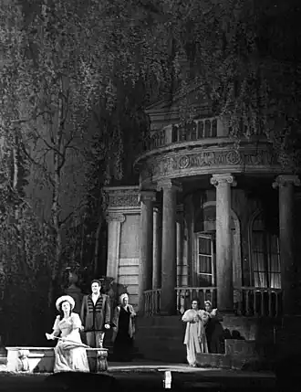 Нина Покровская в роли Елены Орловой и Григорий Большаков в роли Щепина-Ростовского в сцене из оперы В.Шебалина «Декабристы»