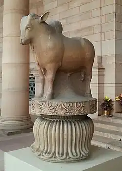 Пальметта чередуется с антемией. Индия, III век