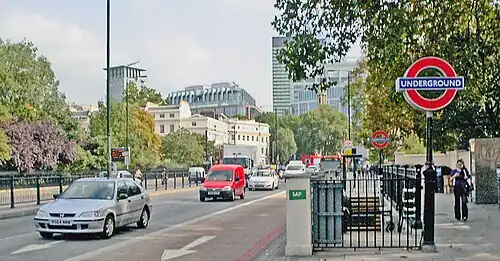 Вход на станцию